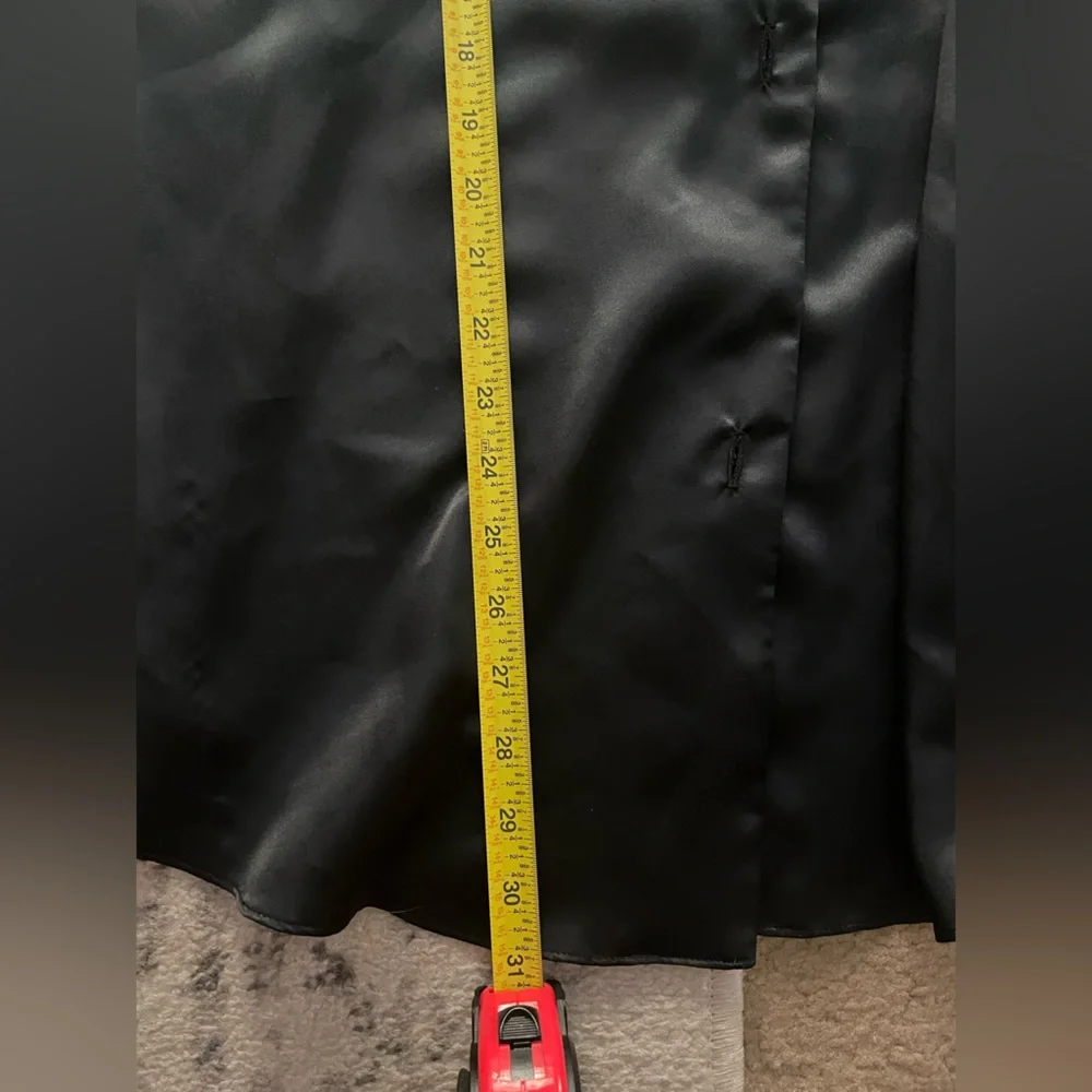 Calvin Klein 🖤🖤 Vintage black satin blouse NWOT - Picture 5 of 6